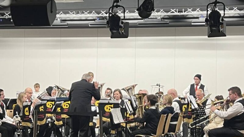 Peter-Ustinov-Gesamtschule: Monheimer Schüler musizieren mit der „Cologne Concert Brass“