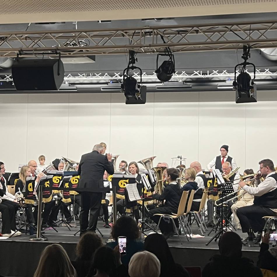 Peter-Ustinov-Gesamtschule: Monheimer Schüler musizieren mit der „Cologne Concert Brass“