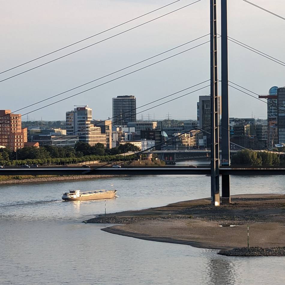 Sanierungsarbeiten: Rheinkniebrücke in Düsseldorf gesperrt – das sind die Auswirkungen