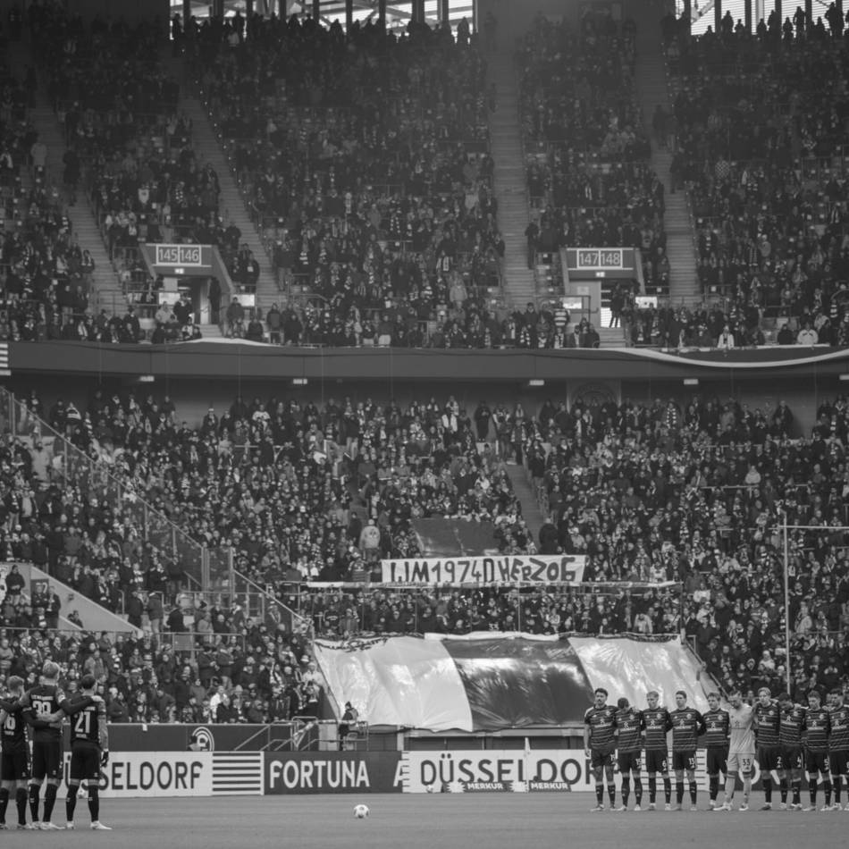 Trauer in Magdeburg: Zuschauer nach medizinischem Notfall bei Fortuna-Spiel verstorben