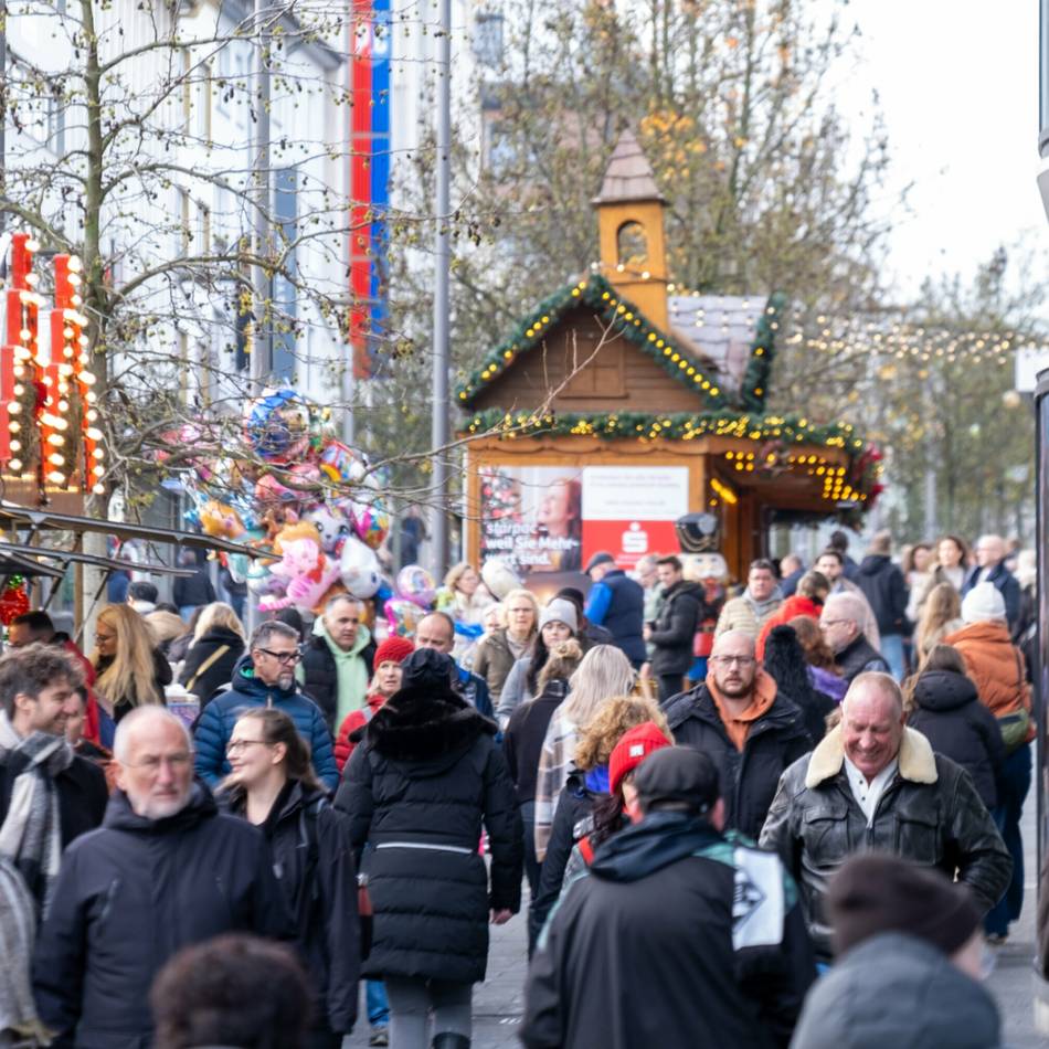 Umfrage des Handelsverbands: Menschen wollen weniger Geld für Weihnachtsgeschenke ausgeben