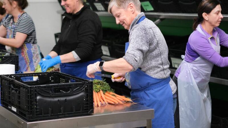Große Spendenaktion: Wirtschaft hilft der Ratinger Tafel