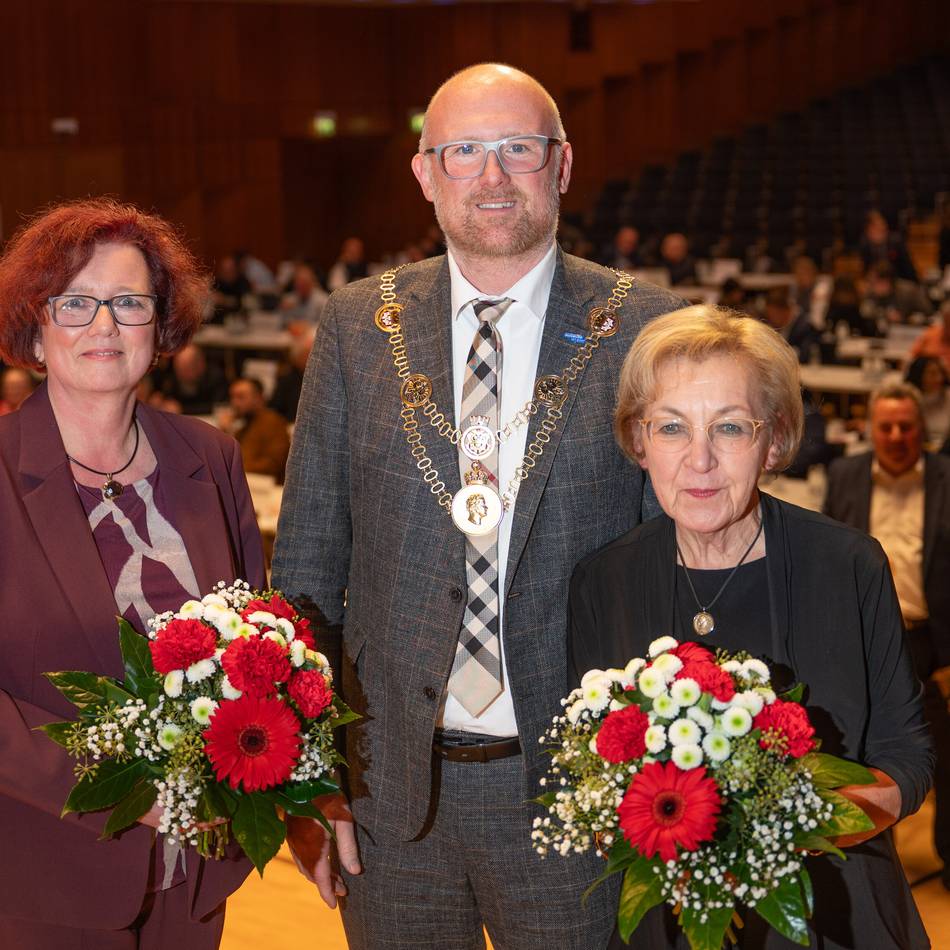 Konstituierende Ratssitzung in Duisburg: Rat wählt Edeltraud Klabuhn (SPD) und Sylvia Linn (CDU) zu Bürgermeisterinnen