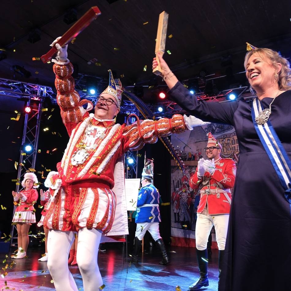 Prinzenpaarproklamation in Ratingen: Die Fangemeinde steht „zosamme“