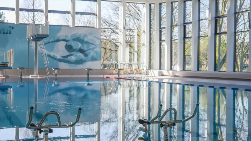 Schwimmen in Meerbusch: Das „Meerbad“ muss wegen eines technischen Defekts kurzfristig schließen
