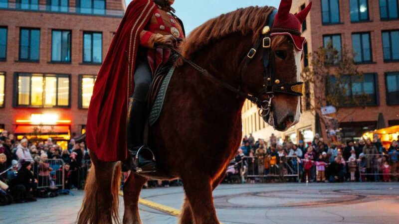 Mantelteilung auf dem Eierplatz: Am 9. November ist in Monheim Martinsmarkt