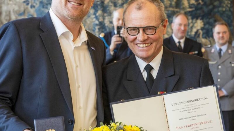 Michael Heidinger geehrt: Dinslakens ehemaliger Bürgermeister mit Bundesverdienstkreuz geehrt