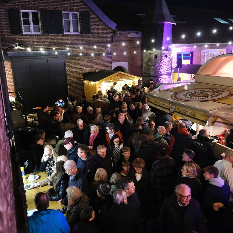 Martinsmarkt in Lintorf: Bummeln vor historischer Kulisse