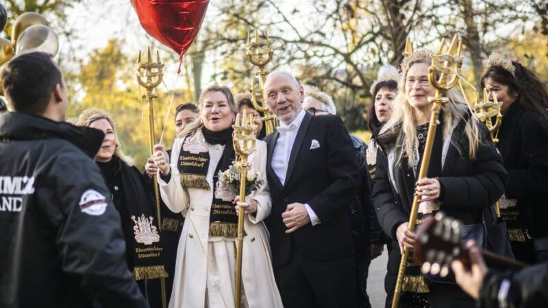 Hochzeit am 11.11. in Düsseldorf: „Ich wäre doch ein Narr, würde ich dich heute nicht heiraten“