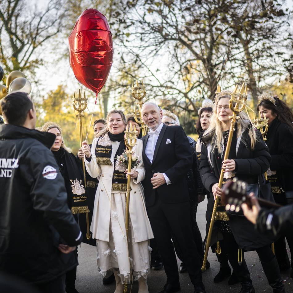 Hochzeit am 11.11. in Düsseldorf: „Ich wäre doch ein Narr, würde ich dich heute nicht heiraten“