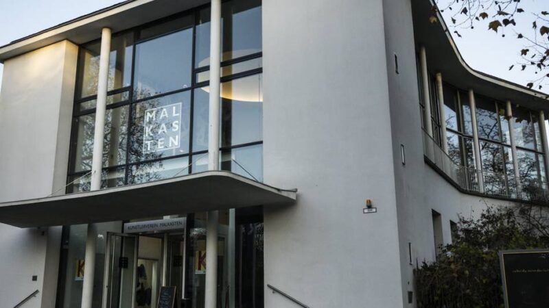 Im Düsseldorfer Malkasten: Auktion für Sterbenskranke – Werke bekannter Künstler werden versteigert