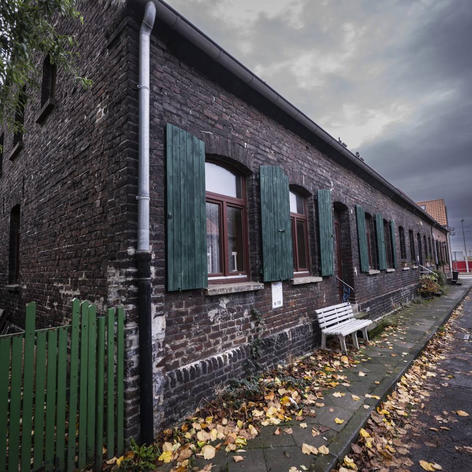 Zwangsversteigerung am Amtsgericht: Mit tragischer Geschichte – ein Haus in Düsseldorf für unter 300.000 Euro