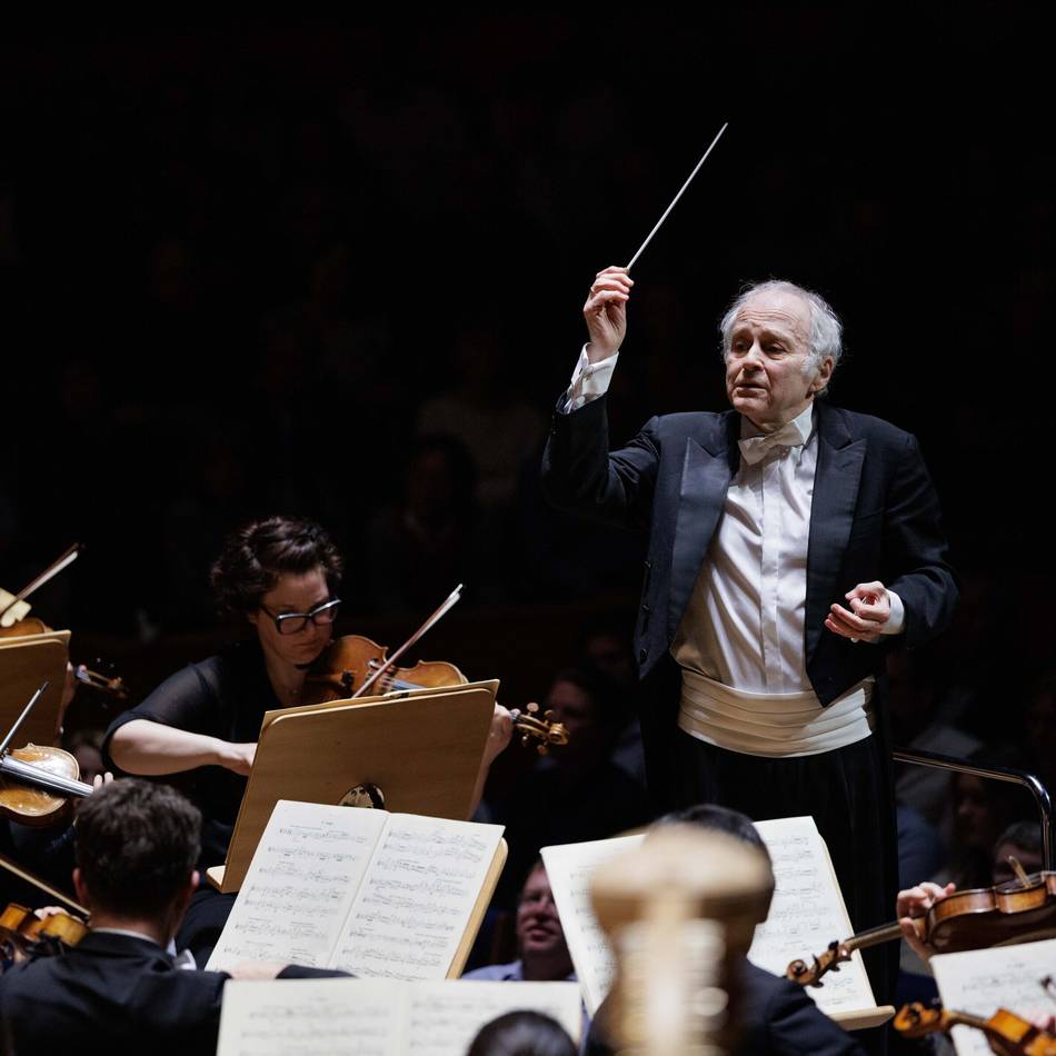 Pultstar erst 2026 wieder auf der Bühne: Adam Fischer nach schwerem Sturz im Krankenhaus