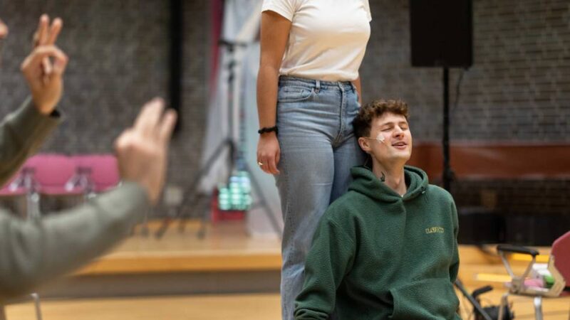 Opernprojekt „Alla breve“ im FFT: Drei Opern gehen ins Wasser