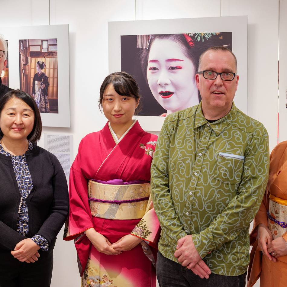 Ausstellungen in Düsseldorf : Vom Gesang bis zur geistreichen Gesprächsführung