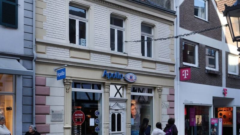 Oberstraße in Ratingen: Wasserschaden: 
Wirbel um 
Einsturzgefahr