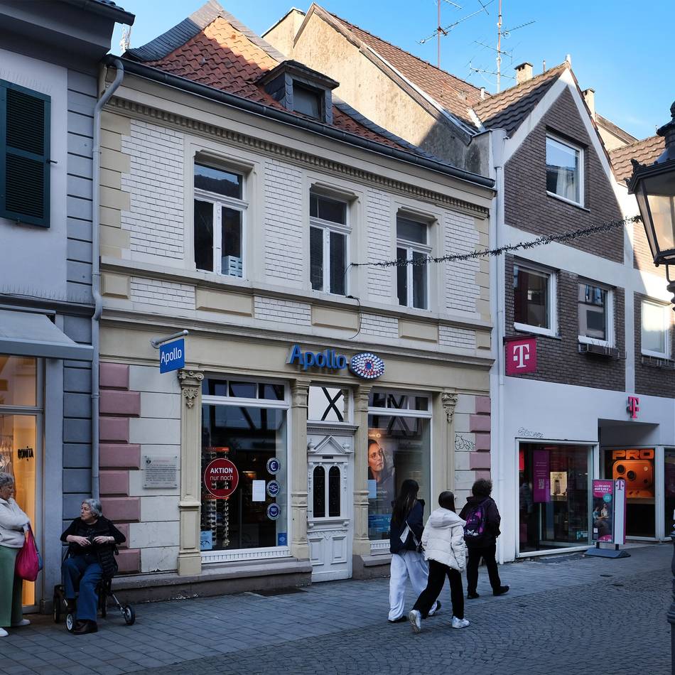 Oberstraße in Ratingen: Wasserschaden: 
Wirbel um 
Einsturzgefahr