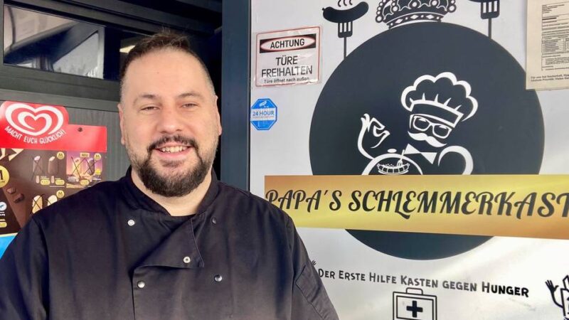 Kult-Pommesbude in Duisburg: In „Papa’s Schlemmerkasten“ schmeckt die Currywurst nach Weihnachten