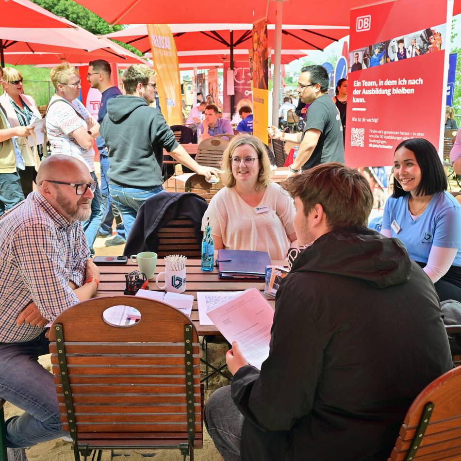 Wie die Jugendberufshilfe Mettmann Jugendlichen hilft: Der schwierige Weg zum Traumjob