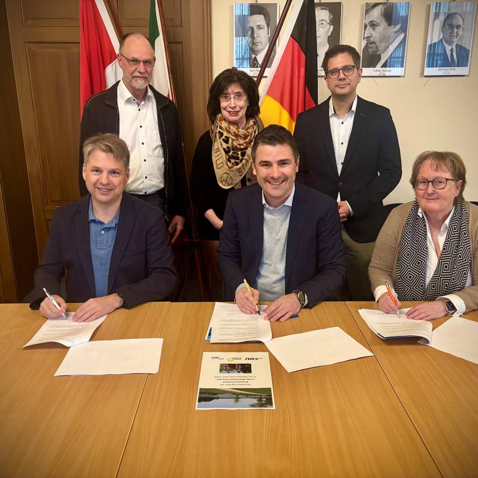 Kommunalpolitik in Düsseldorf : Schwarz-Grün holt die FDP mit ins Boot