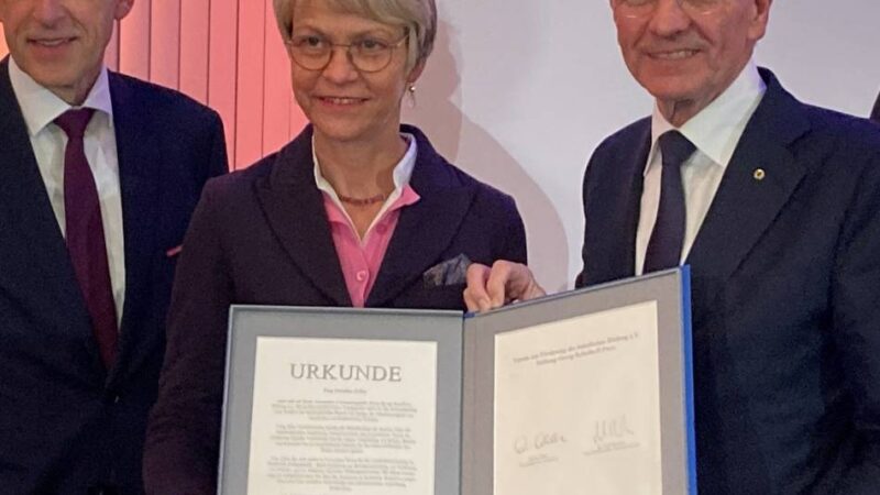 Düsseldorf: Handwerk ehrt Schulministerin Feller