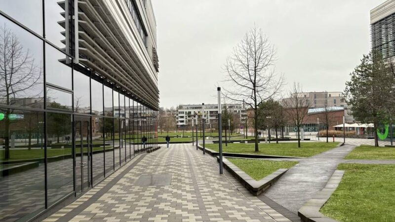 Lesereihe in Düsseldorf: HSD veranstaltet Lesungen – und sucht nach Überraschungsautor