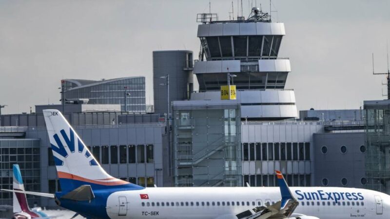 Maschine aus Antalya: Medizinischer Notfall – Flieger nach Düsseldorf landet in Belgrad