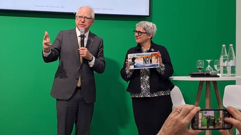 US-Vizepräsidentschaftskandidat: Tim Walz in Düsseldorf – „Menschen scheinen mit Neid auf NRW zu blicken“