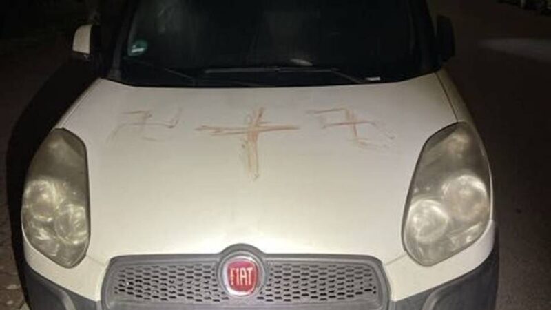 Tatverdächtiger festgenommen: Mehrere Hakenkreuz-Schmierereien aus Blut in Hanau