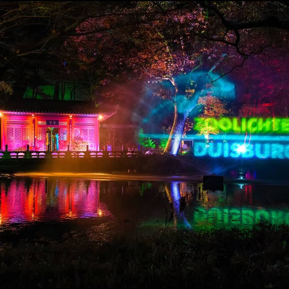 Attraktion im Zoo Duisburg: Zauberhafte Lichter am Kaiserberg