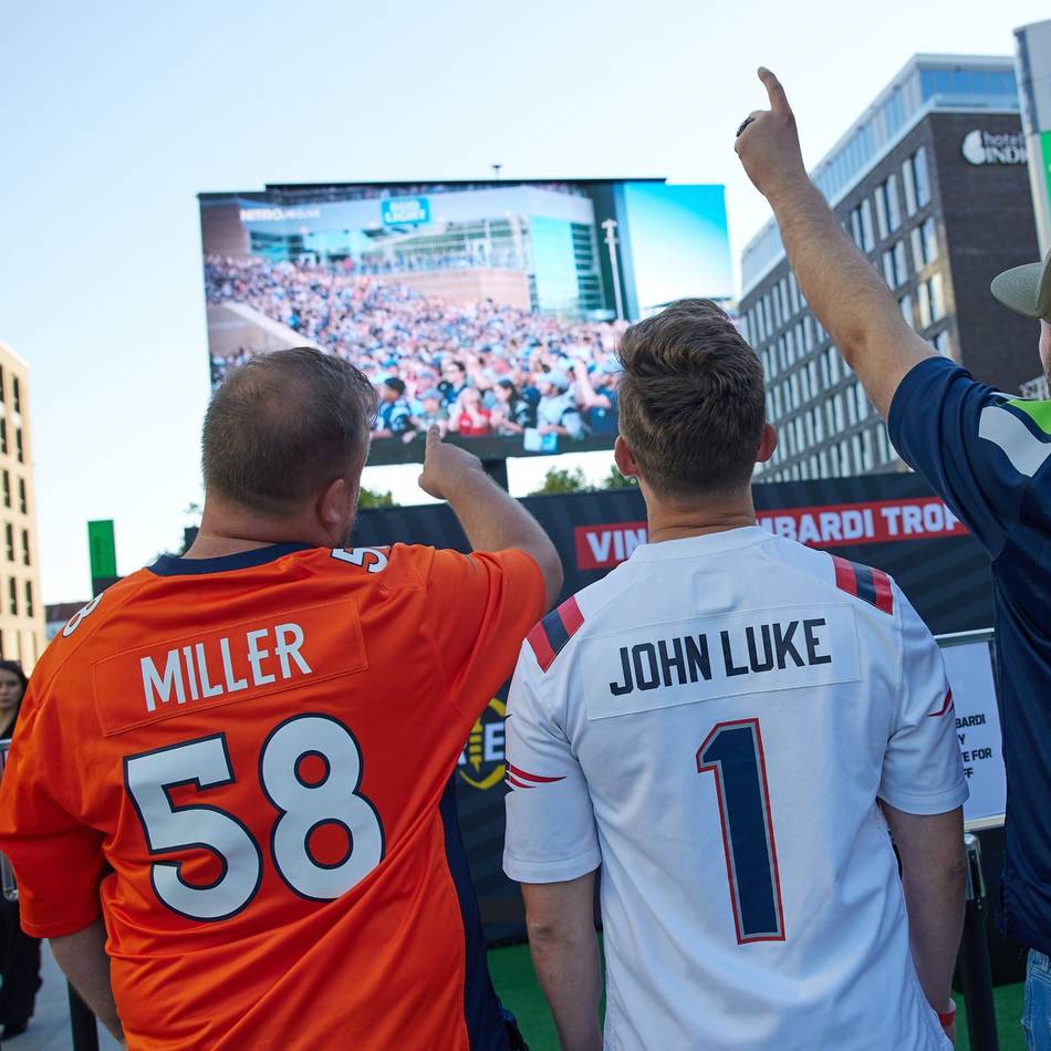 Über Berlin und Rio in die Wüste?: NFL auf Weltreise –  „Jedes Team soll ein internationales Spiel bestreiten“