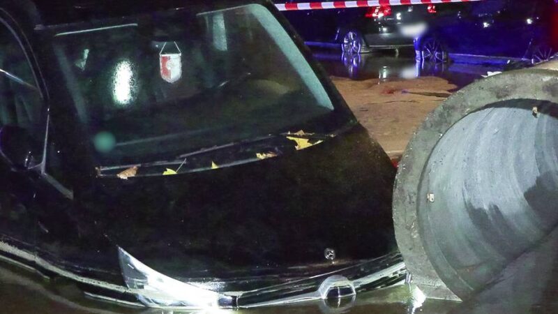 Unglück in Gerresheim: Wasserrohrbruch – Straße in Düsseldorf auf mehreren Hundert Metern unter Wasser