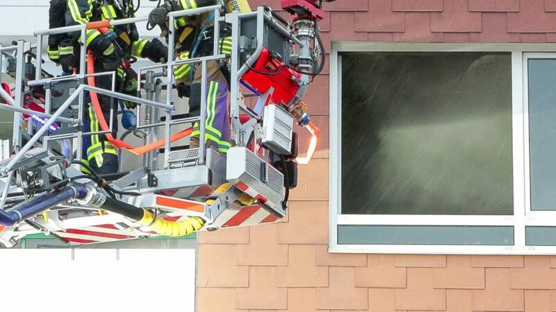 Brand in Langenfeld: Ethanol-Explosion im Wohnzimmer – 31-Jähriger schwer verletzt