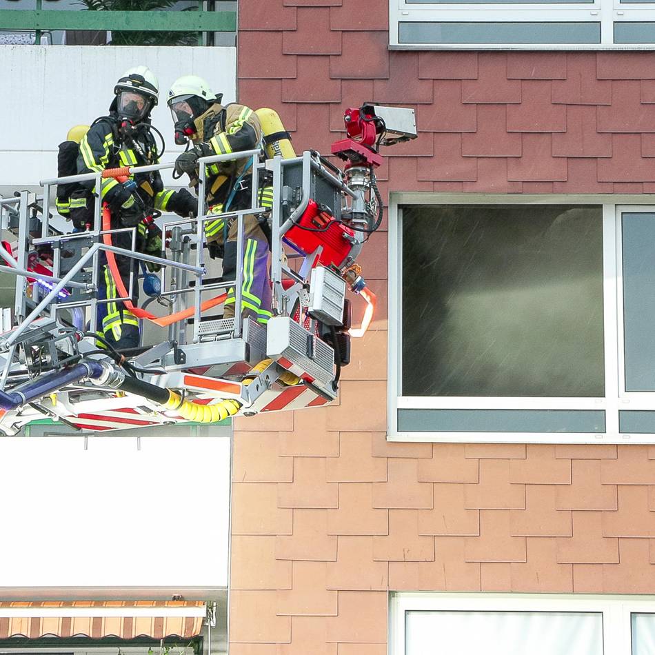 Brand in Langenfeld: Ethanol-Explosion im Wohnzimmer – 31-Jähriger schwer verletzt
