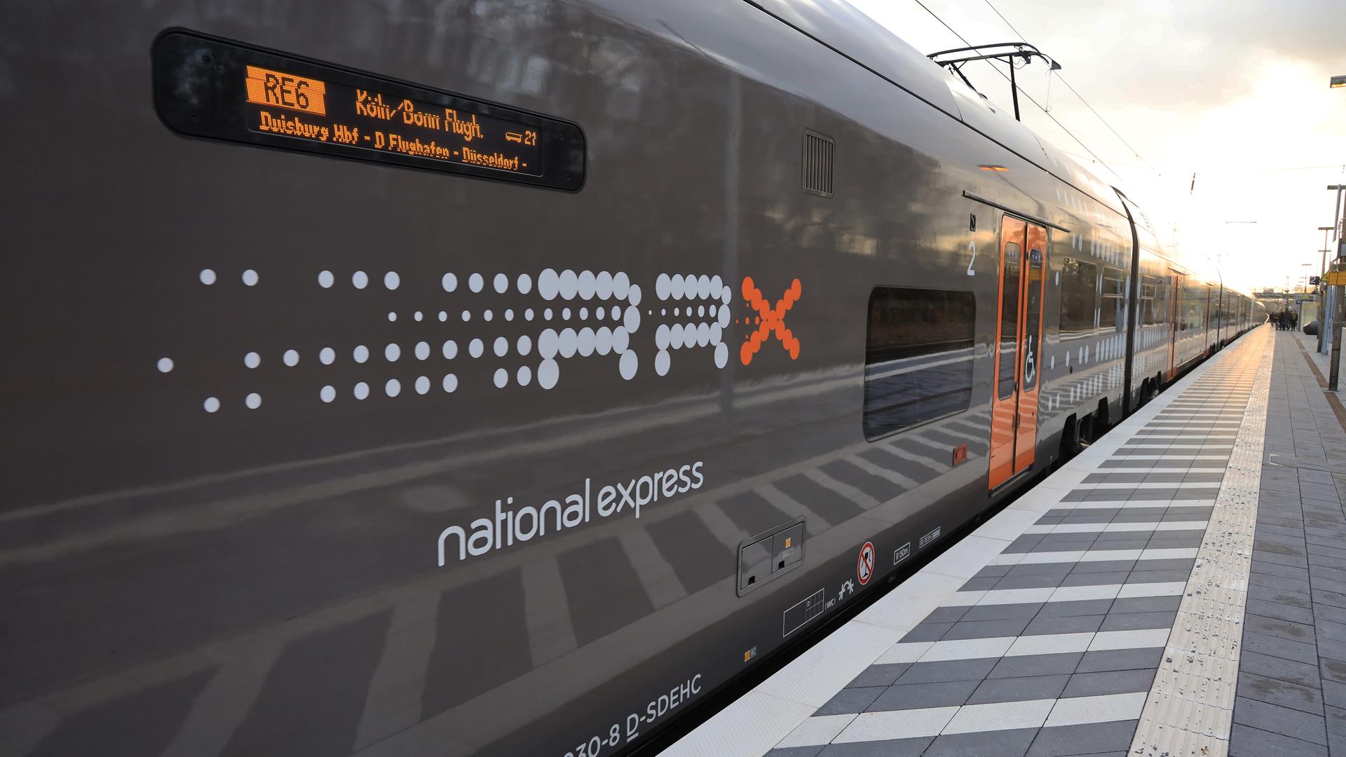 Betrunkener Lokführer stoppt Regionalexpress auf freier Strecke