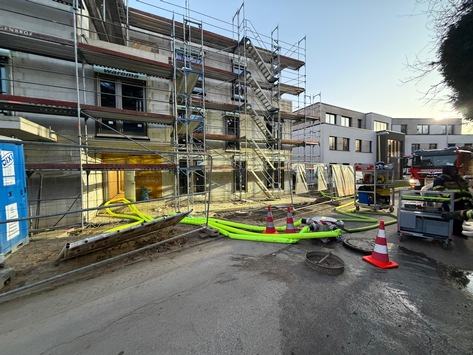 FW-E: Wasserrohrbruch überflutet Tiefgarage mit 1,2 Millionen Litern Wasser