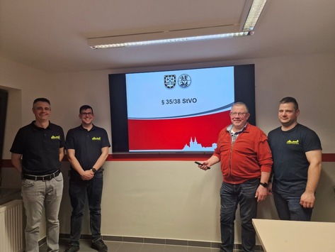 FW Xanten: Förderverein sorgt für vorzeitige Bescherung