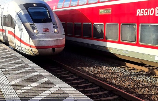 BPOL-HB: Dank reaktionsschnellem ICE-Lokführer kommt unbekannter Flaschensammler am Heiligen Abend mit dem Leben davon – nur einen Tag später identifiziert ihn ein Super-Recognizer der Bundespolizei.