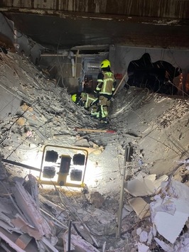 FW-OB: Eingestürzte Decke in Ladenlokal