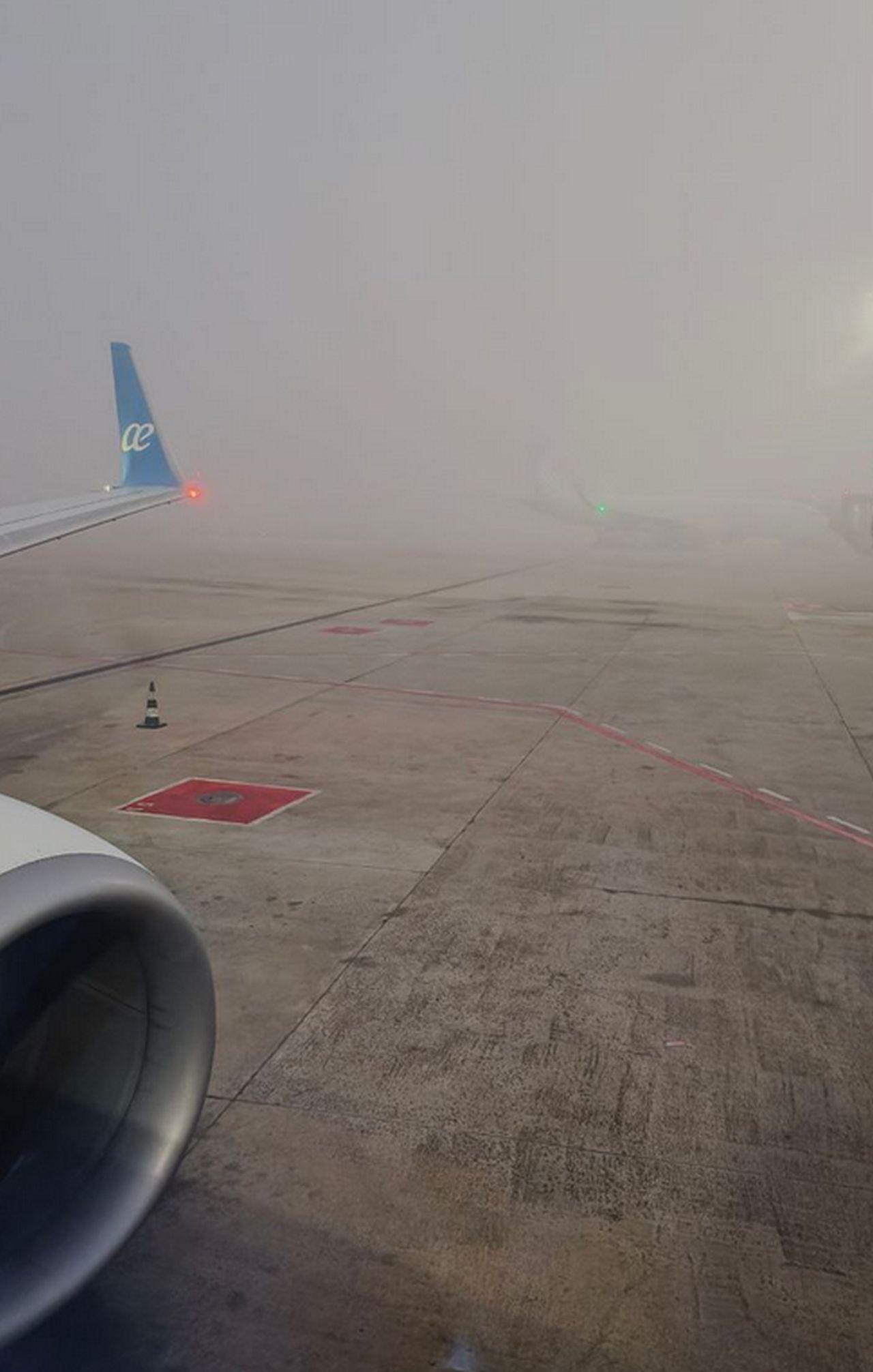 Auch Verspätungen am Flughafen: Mallorca versinkt unter dichtem Nebel