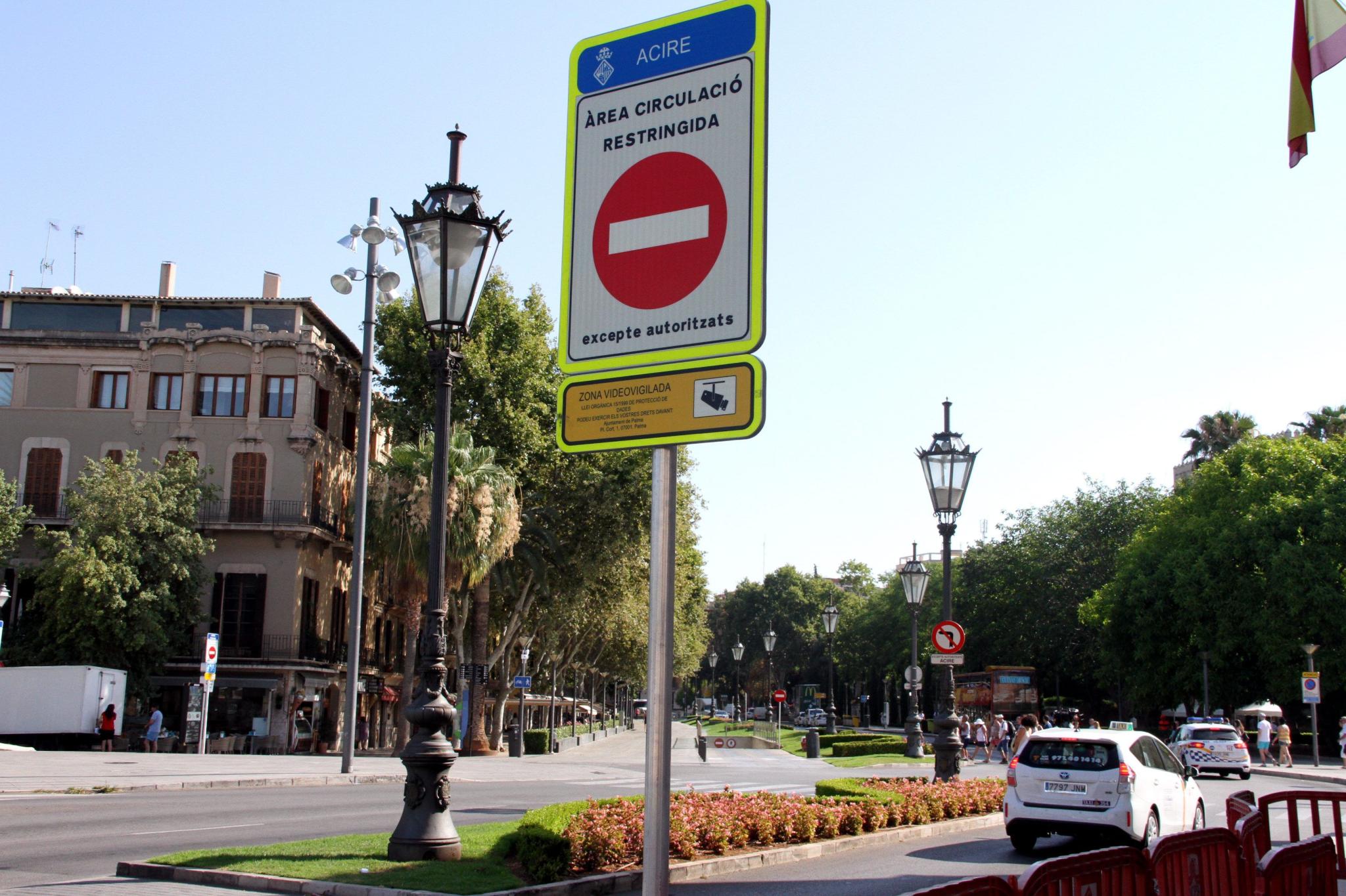 Verkehrs-Posse in Palma: Polizist schickt Fahrer in Anliegerzone – und verdonnert ihn danach zu einem Bußgeld