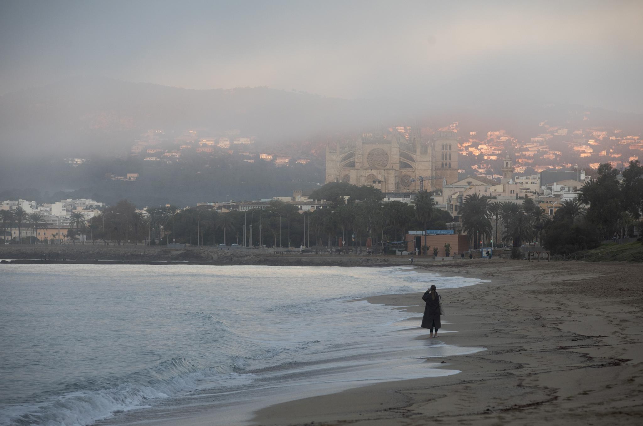 Jetzt kommt der Wetterumschwung: Regenfront voller Schlamm rückt auf Mallorca zu