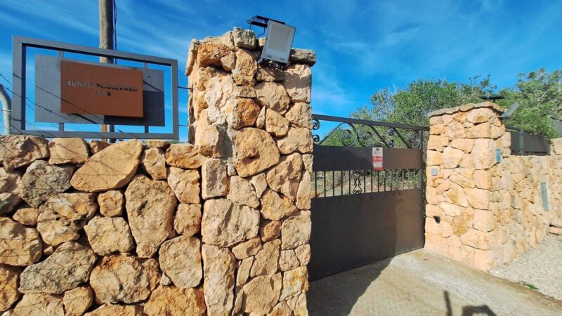 „Nackte und schreiende Deutsche“: Berüchtigte Exzess-Villa auf Mallorca steht zum Verkauf