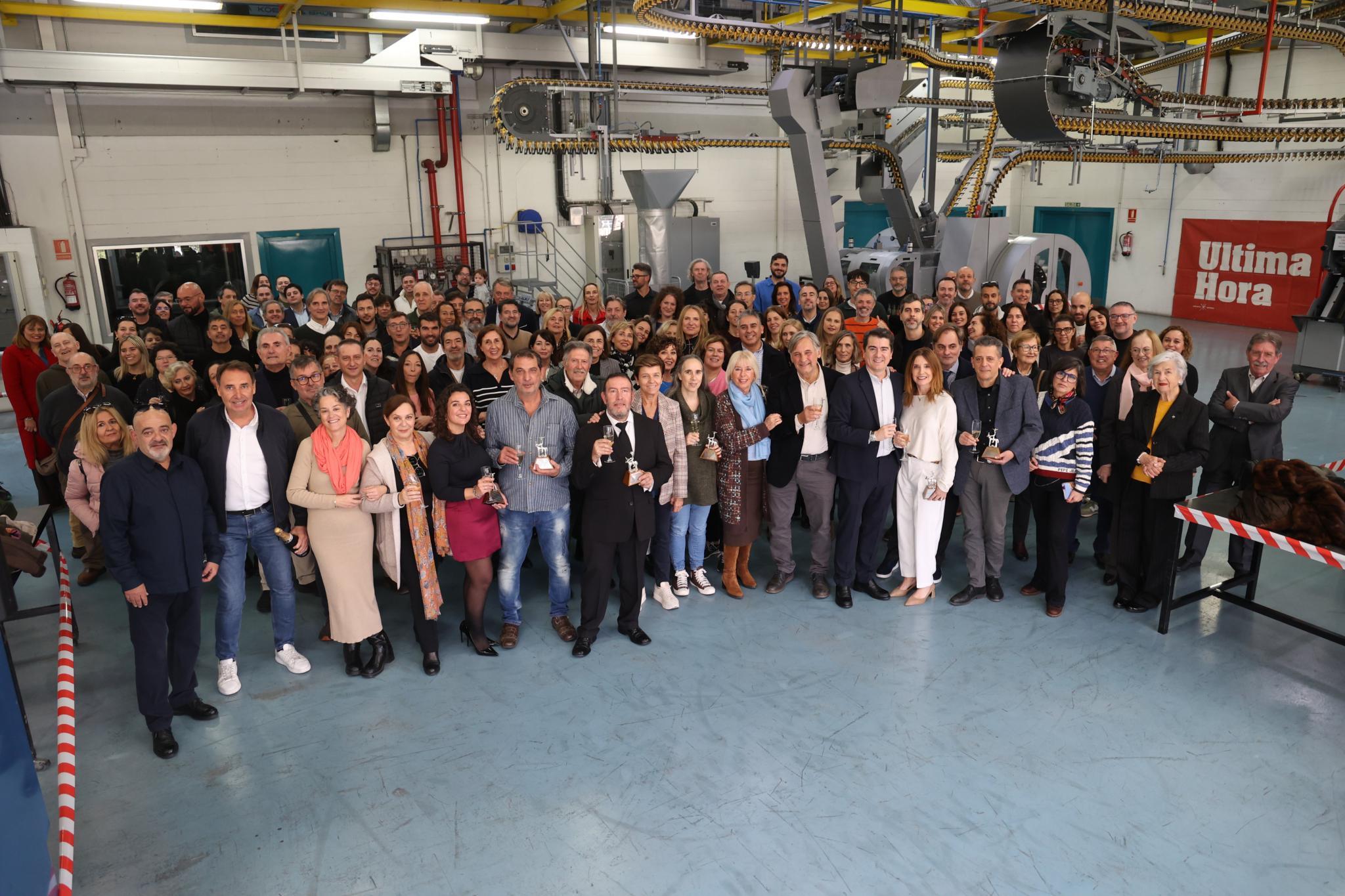 Traditioneller Weihnachtsumtrunk: MM-Verlagsgruppe hat verdiente Mitarbeiter geehrt