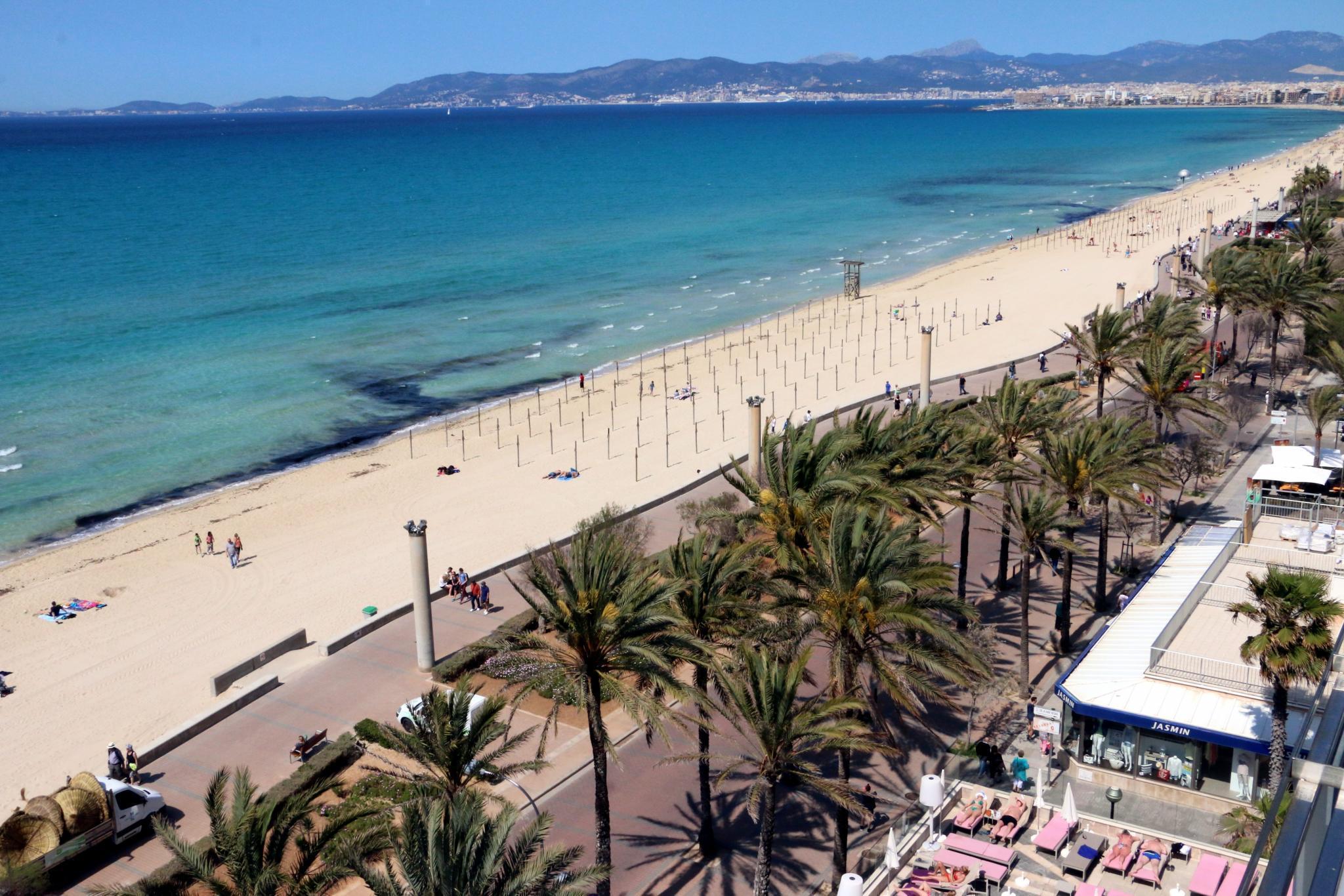 Einbruch in Ballermann-Hotel: Krimineller hangelte sich von Balkon zu Balkon