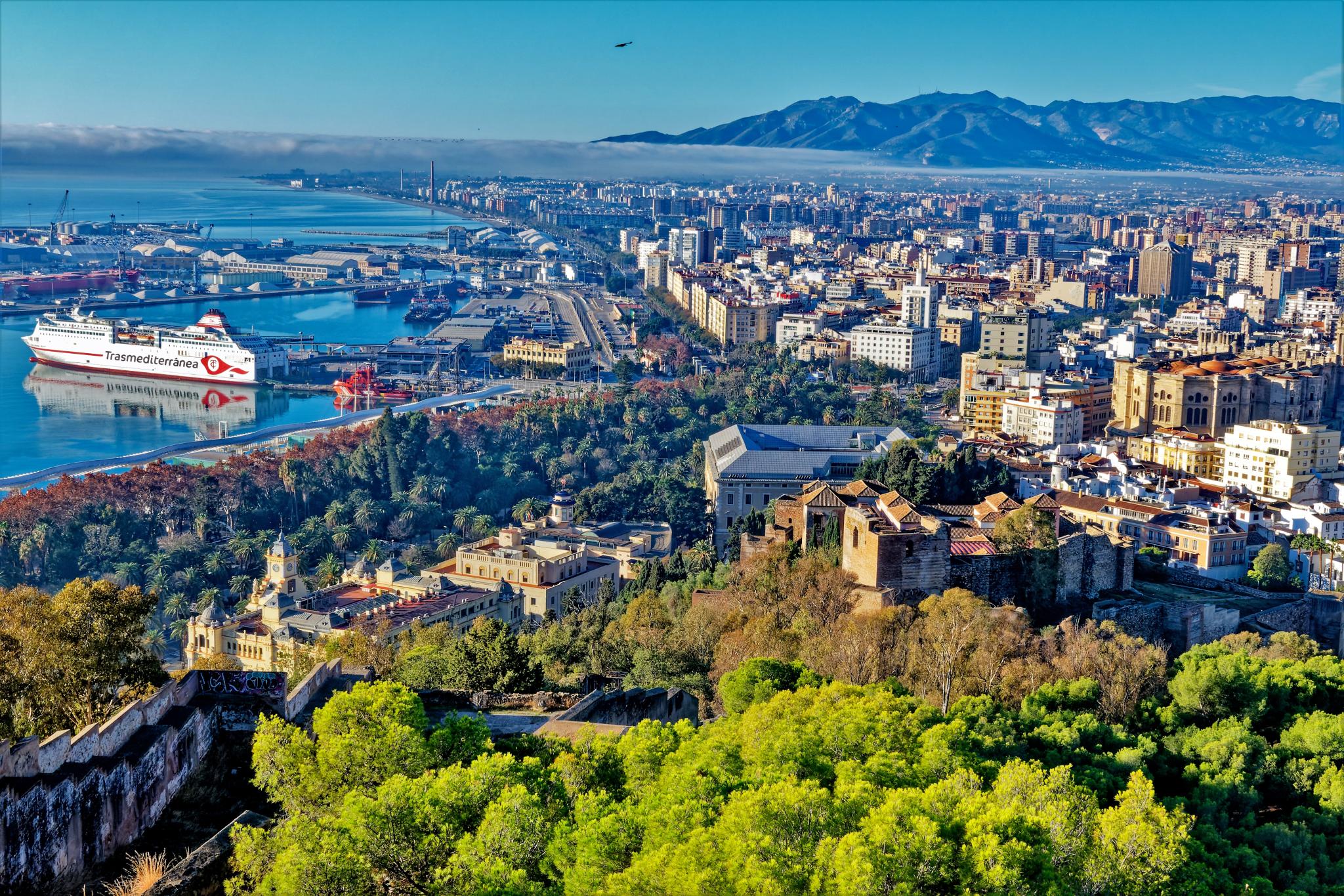 Frauenleiche an Hauptpromenade von spanischer Touristenstadt gespült
