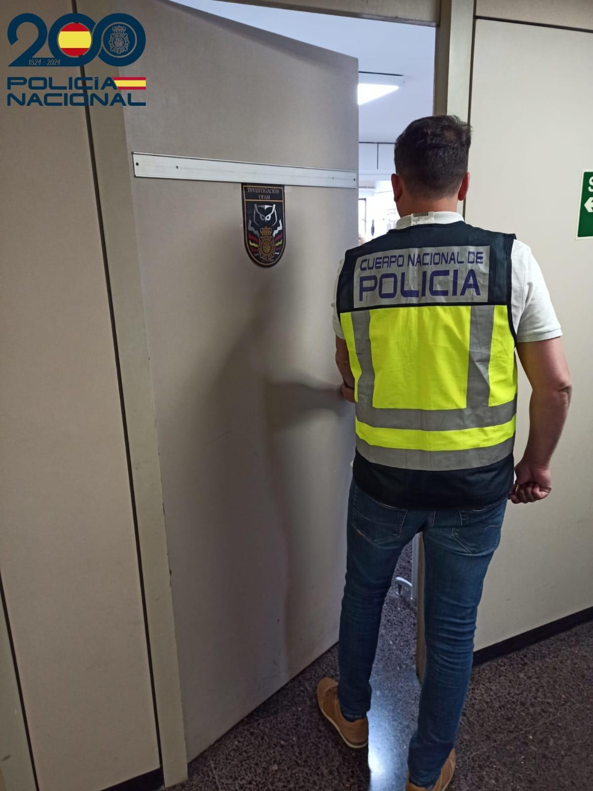 Algerier stürzen sich in Palma auf junge Frau und begrapschen sie. U-Haft!