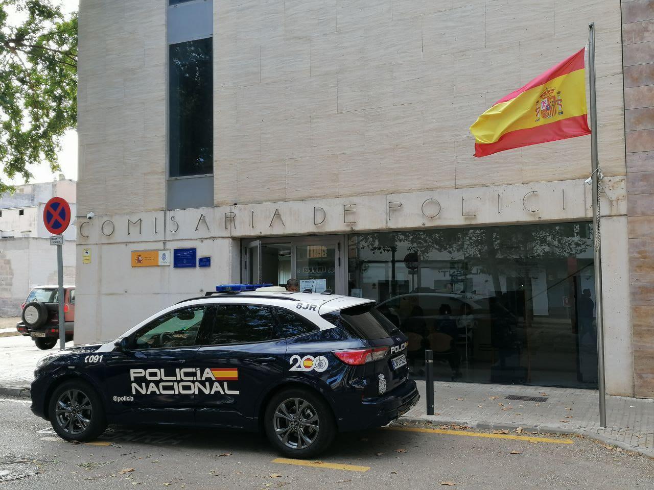 Auf der Flucht vor der Polizei: Mann stürzt metertief und stirbt auf Mallorca