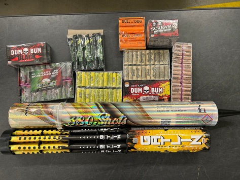 HZA-HH: 6000 Feuerwerkskörper durch den Hamburger Zoll sichergestellt//Zoll warnt vor gefährlichem Feuerwerk aus dem Ausland