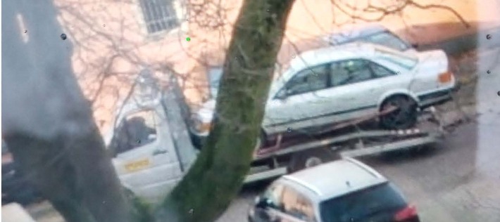 POL-Bremerhaven: Diebe schleppen Auto ab – Polizei sucht Zeugen